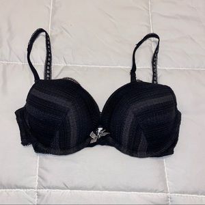 VS 32D bra